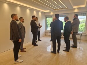 5f0924ff-3d63-40f4-817d-233ac2087a39